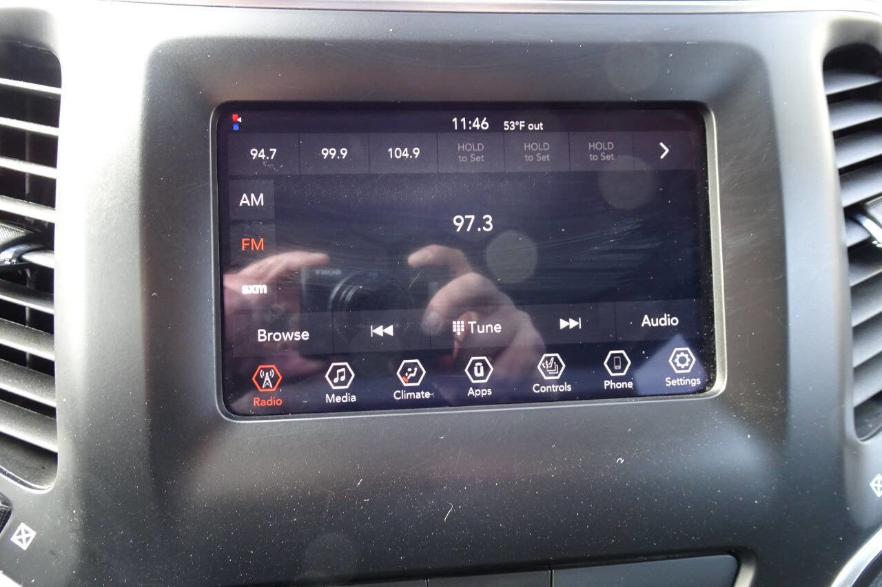 Used 2020 Jeep Cherokee Latitude Plus image 25