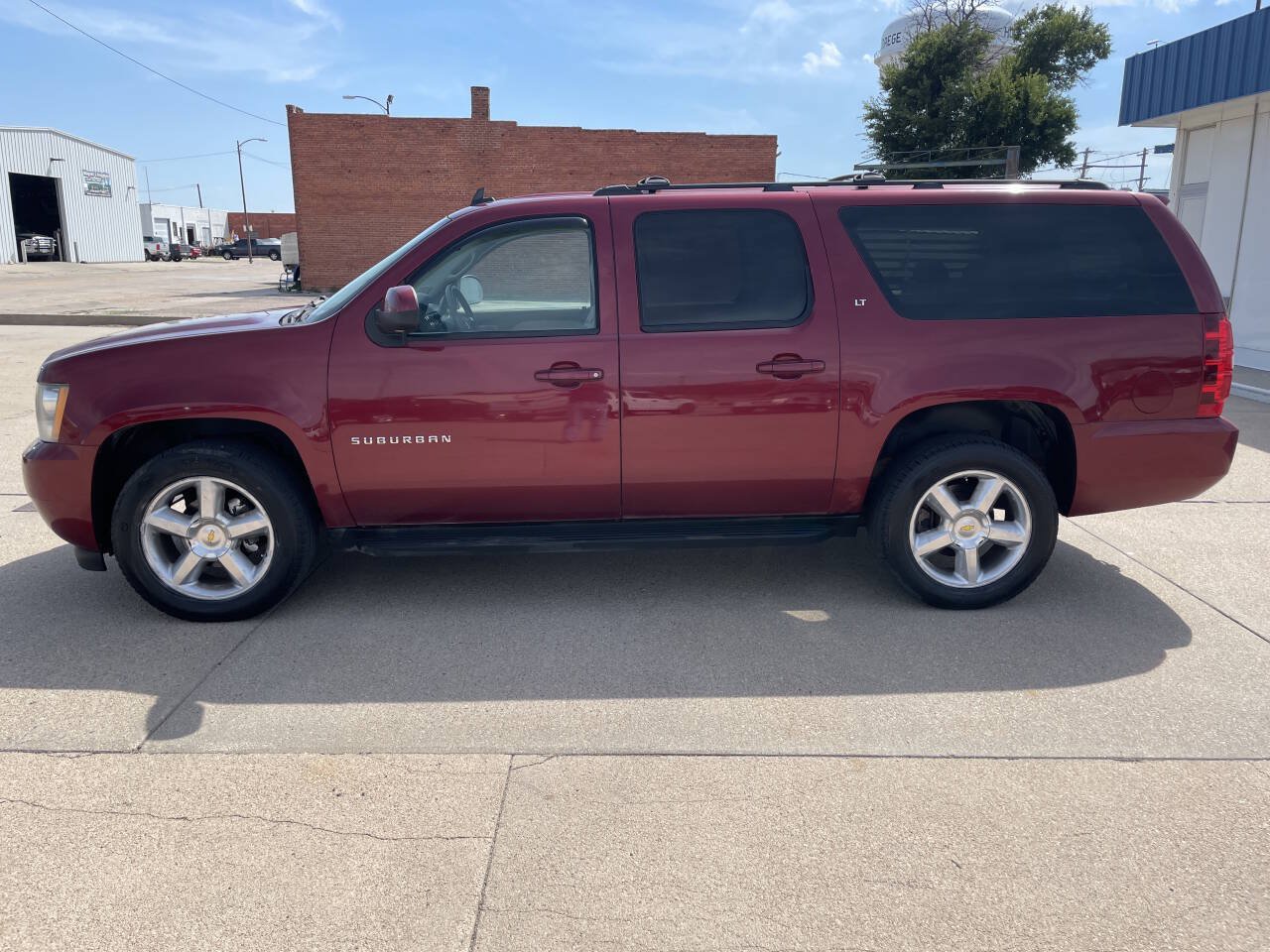 Used 2010 Chevrolet Suburban LT AWD/4WD image 2