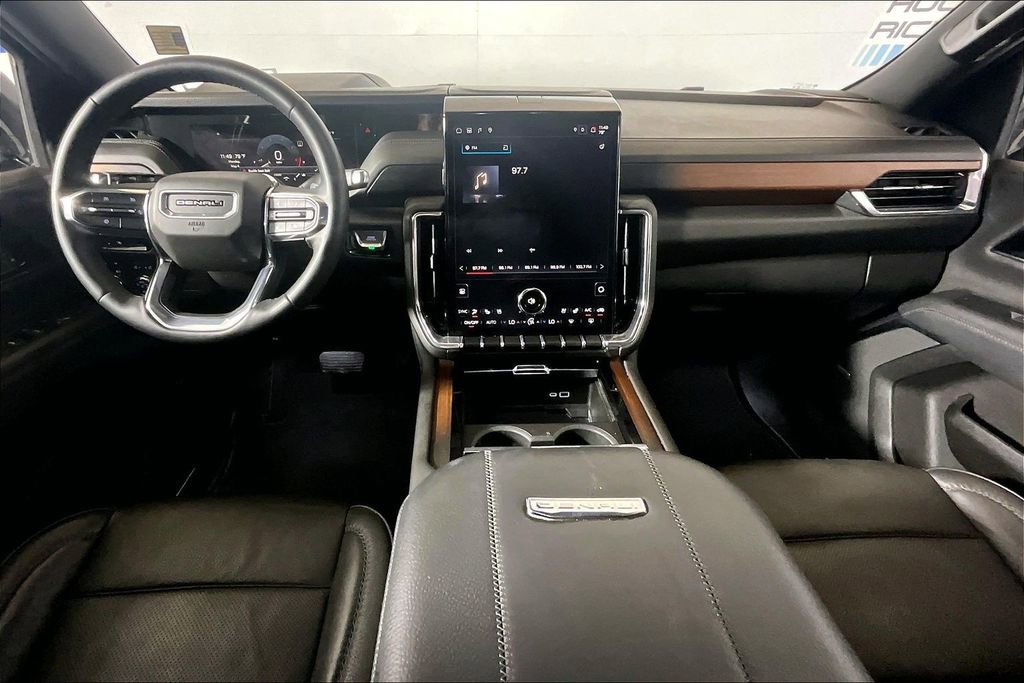 Used 2025 GMC Yukon Denali AWD/4WD image 11