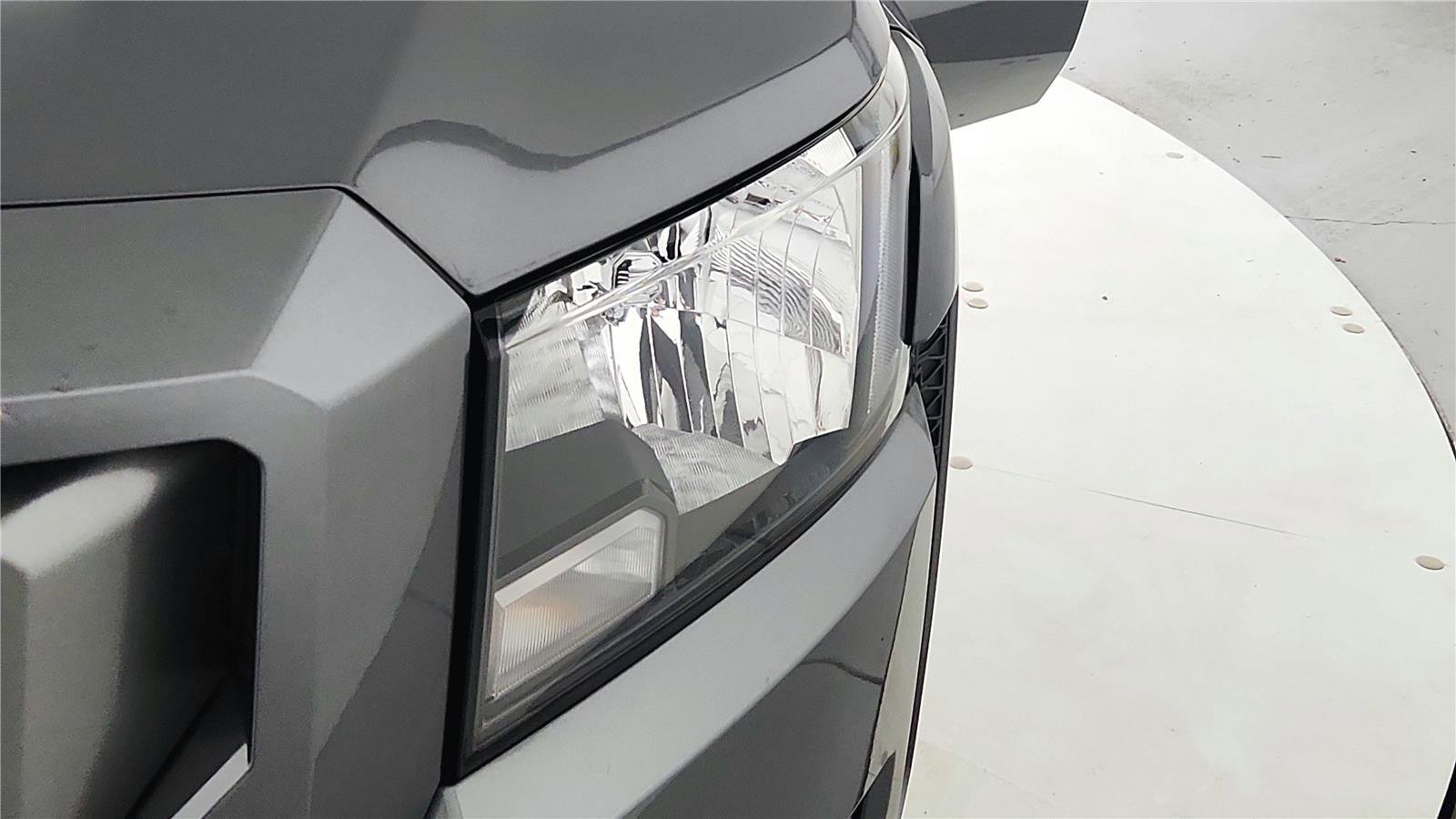 Used 2022 Nissan Frontier SV w/ Technology Package image 17