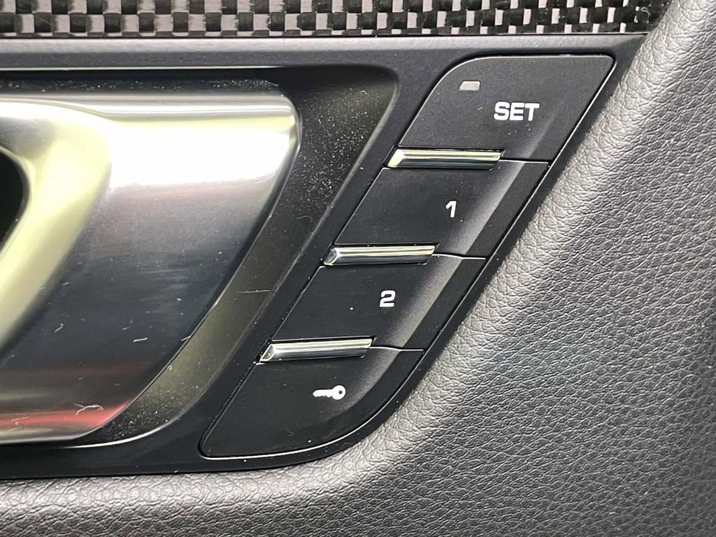 Certified 2022 Porsche Macan GTS image 37
