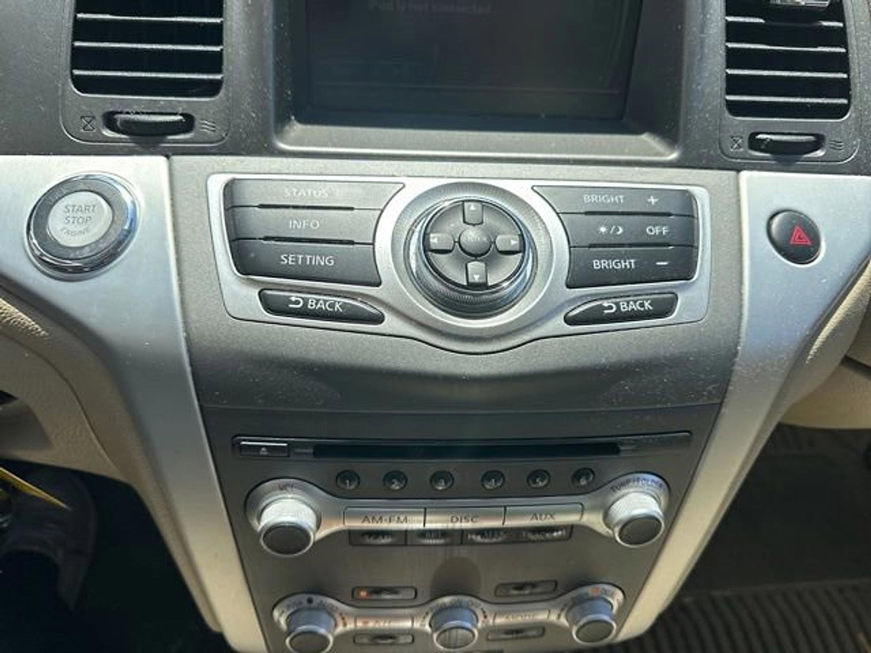 Used 2014 Nissan Murano LE AWD/4WD image 25