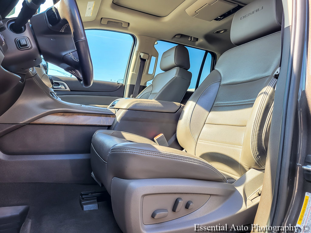 Certified 2020 GMC Yukon Denali w/ Denali Premium Package AWD/4WD image 7