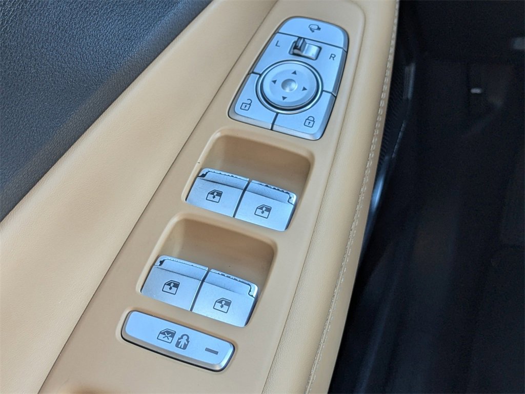 Used 2022 Hyundai Santa Fe Calligraphy image 36