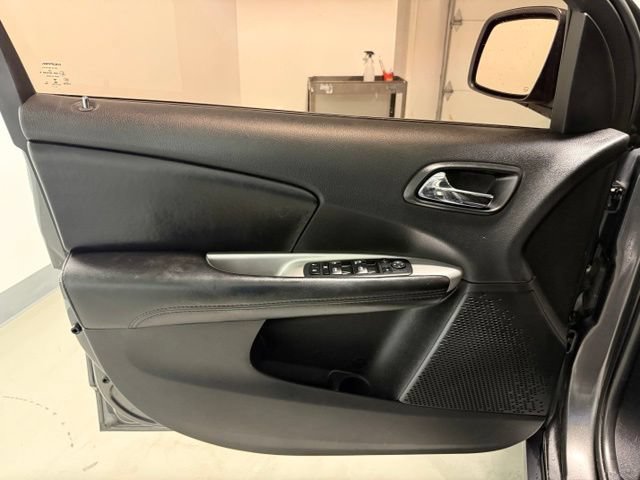 Used 2018 Dodge Journey SE w/ Connectivity Group FWD image 10