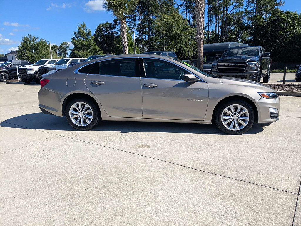 Used 2024 Chevrolet Malibu LT FWD image 2