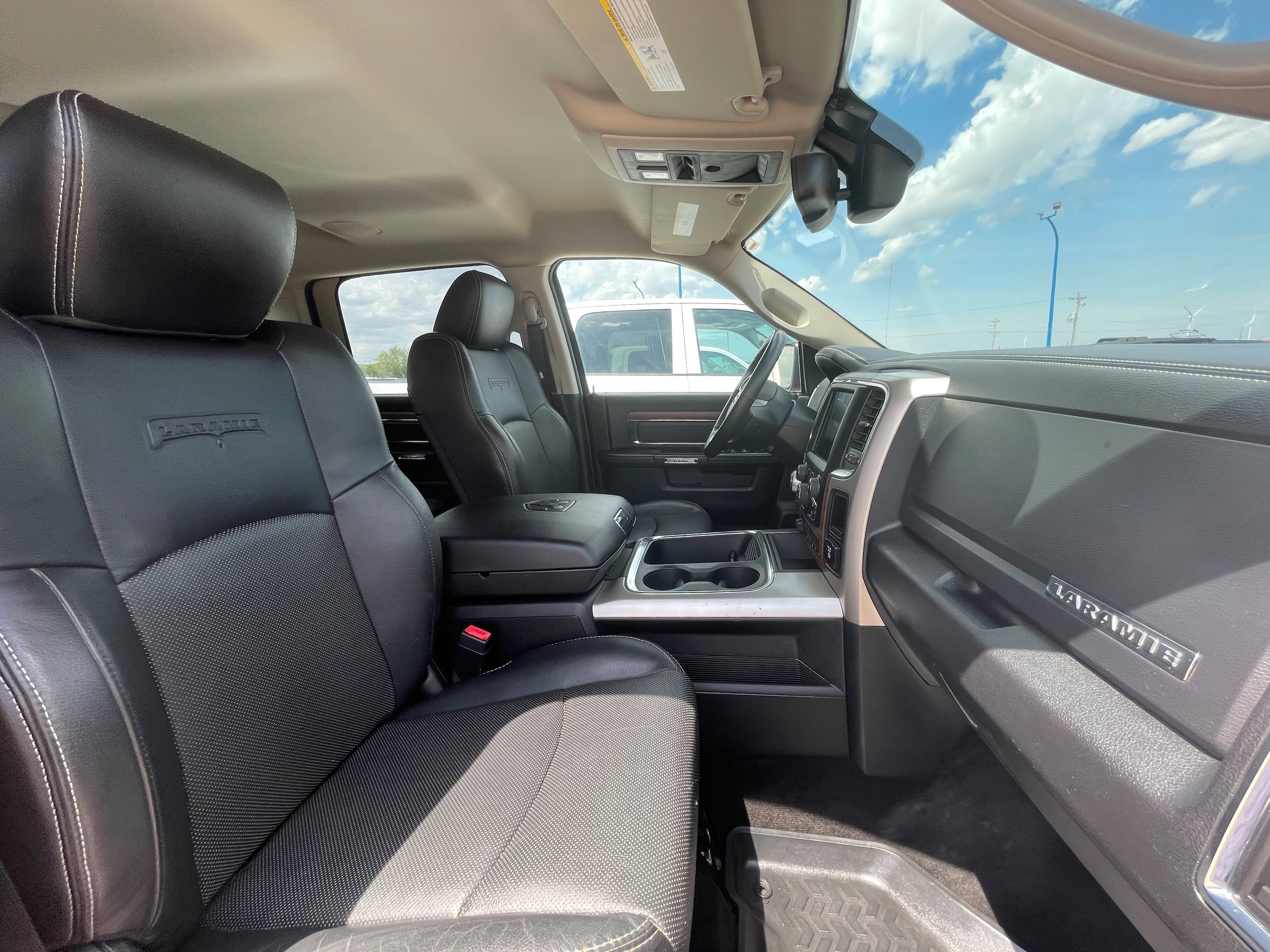 Used 2016 RAM 1500 Laramie w/ Convenience Group AWD/4WD image 22