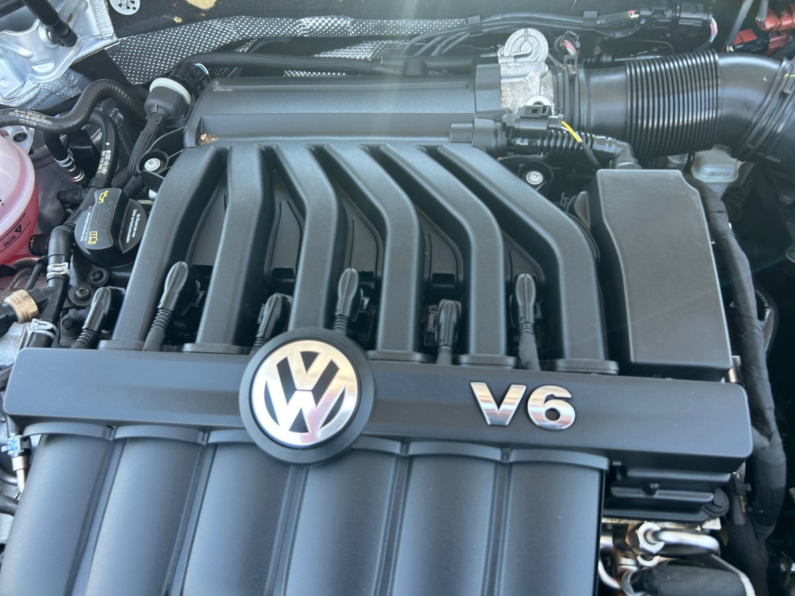 Used 2018 Volkswagen Passat GT FWD image 21
