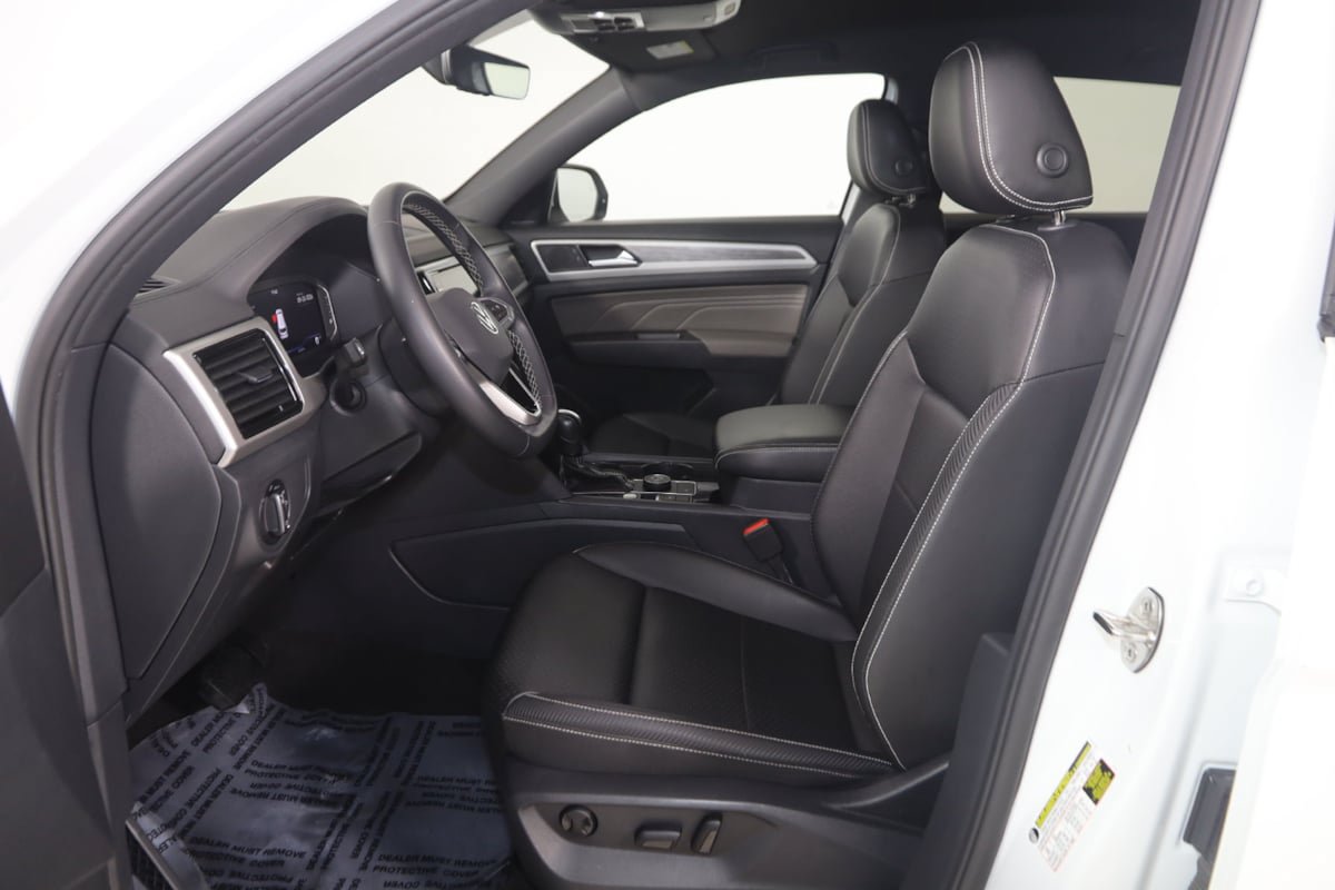 Used 2023 Volkswagen Atlas Cross Sport SE w/ Black Wheel Package AWD/4WD image 11