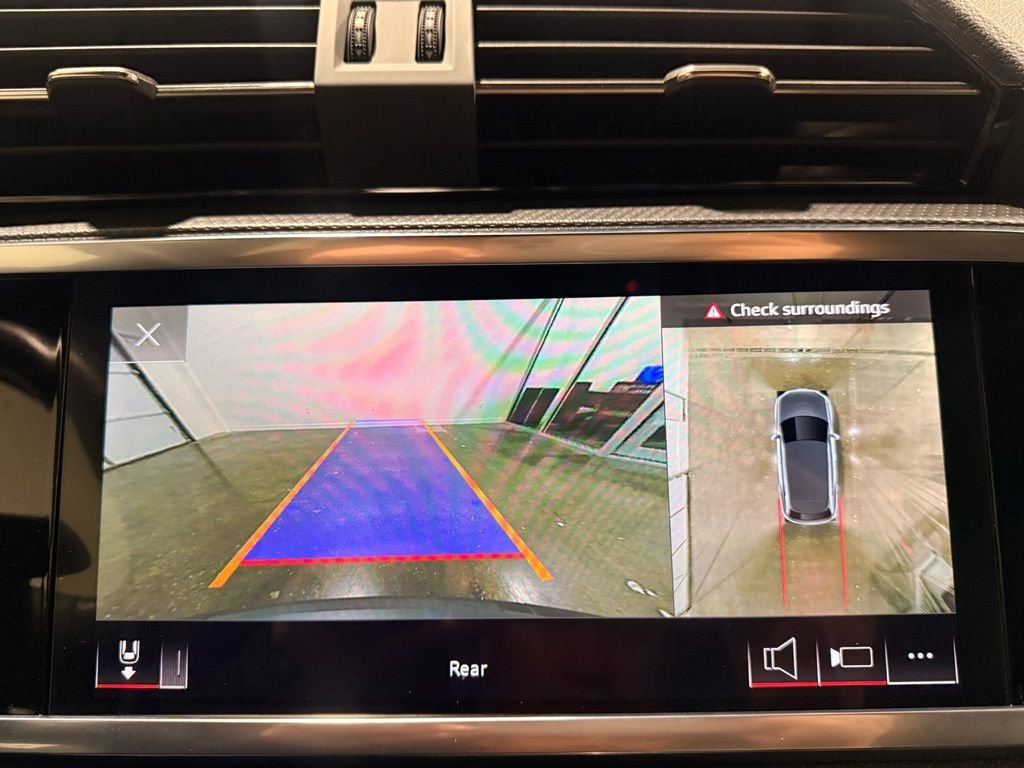 Used 2024 Audi Q3 2.0T Premium Plus image 24