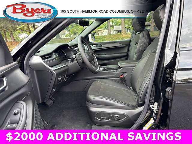 New 2025 Jeep Grand Cherokee Altitude image 11