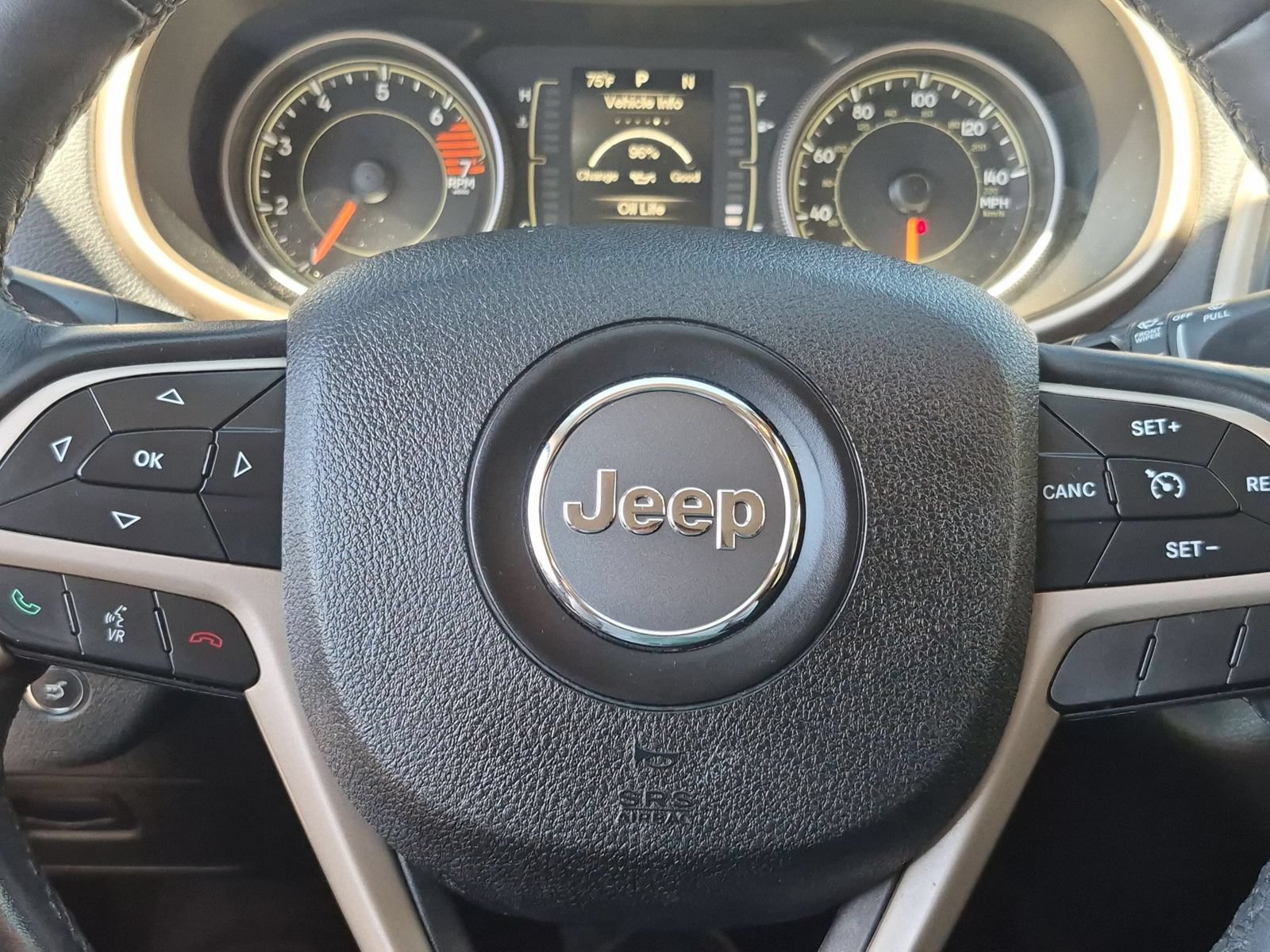 Used 2016 Jeep Cherokee Latitude w/ Comfort/Convenience Group FWD image 15