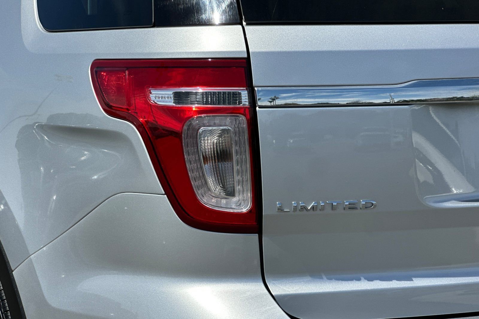 Used 2012 Ford Explorer Limited image 28