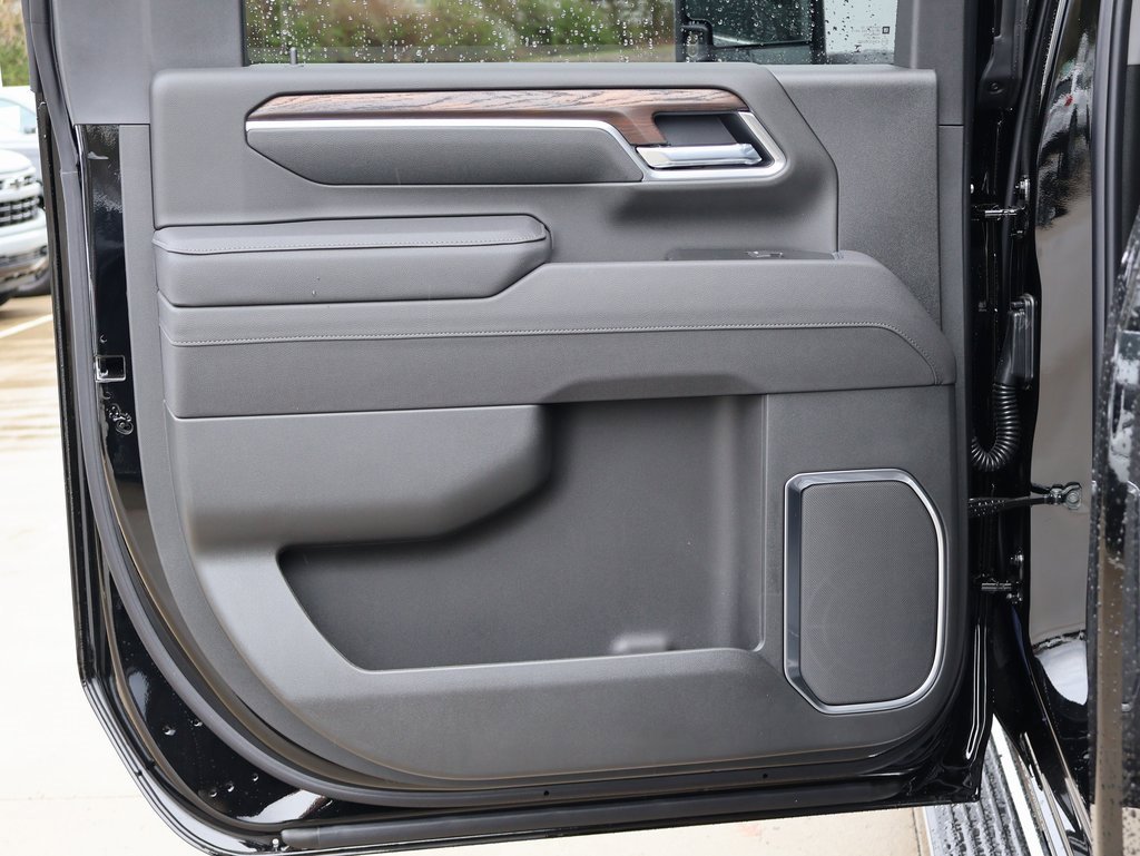 New 2025 GMC Sierra 2500 SLT w/ SLT Premium Package image 30