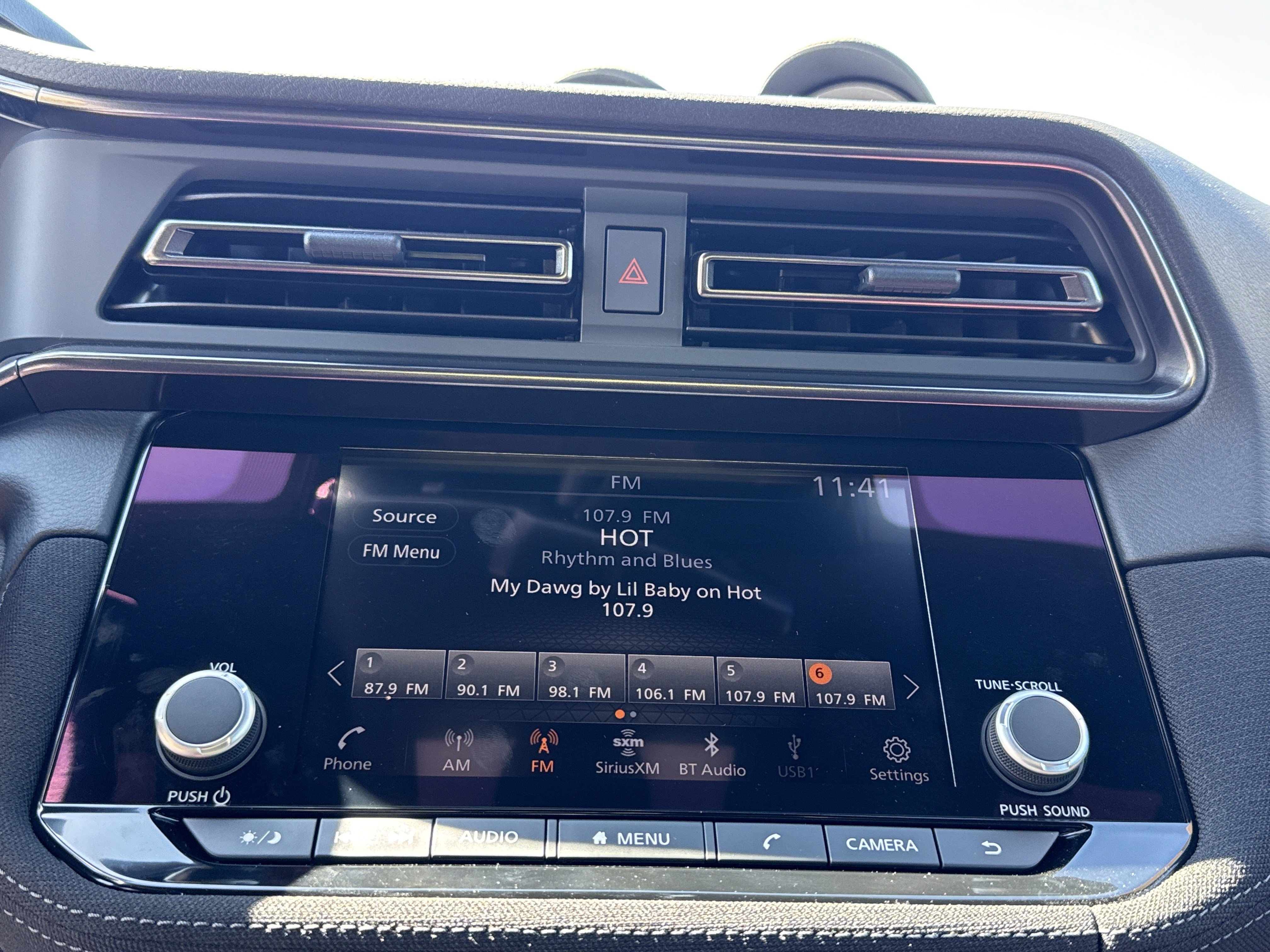 Used 2025 Nissan Z Sport w/ Floor Mat Package image 23