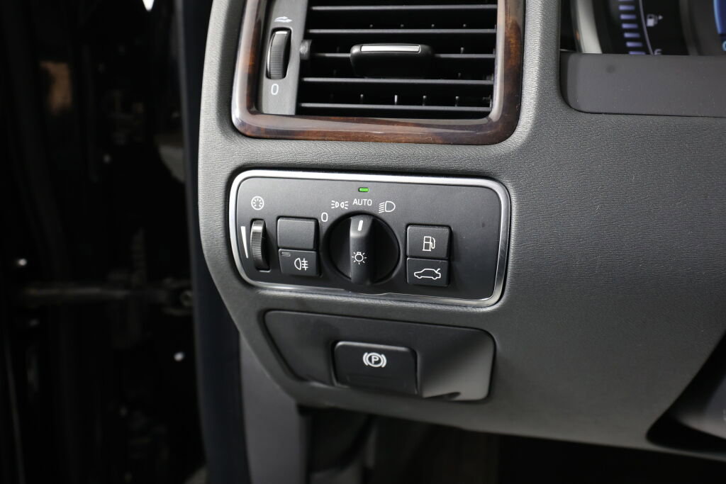 Used 2016 Volvo S80 T5 Platinum image 32