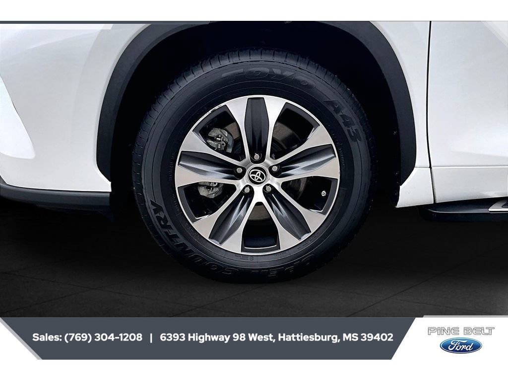 Used 2023 Toyota Highlander XLE FWD image 8