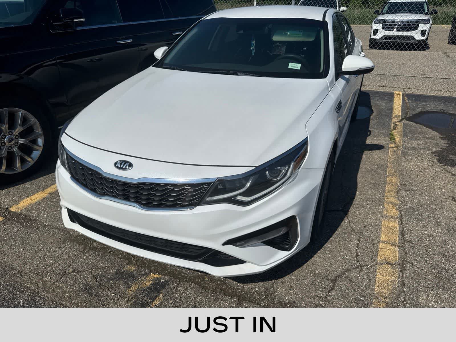 Used 2020 Kia Optima LX FWD image 1