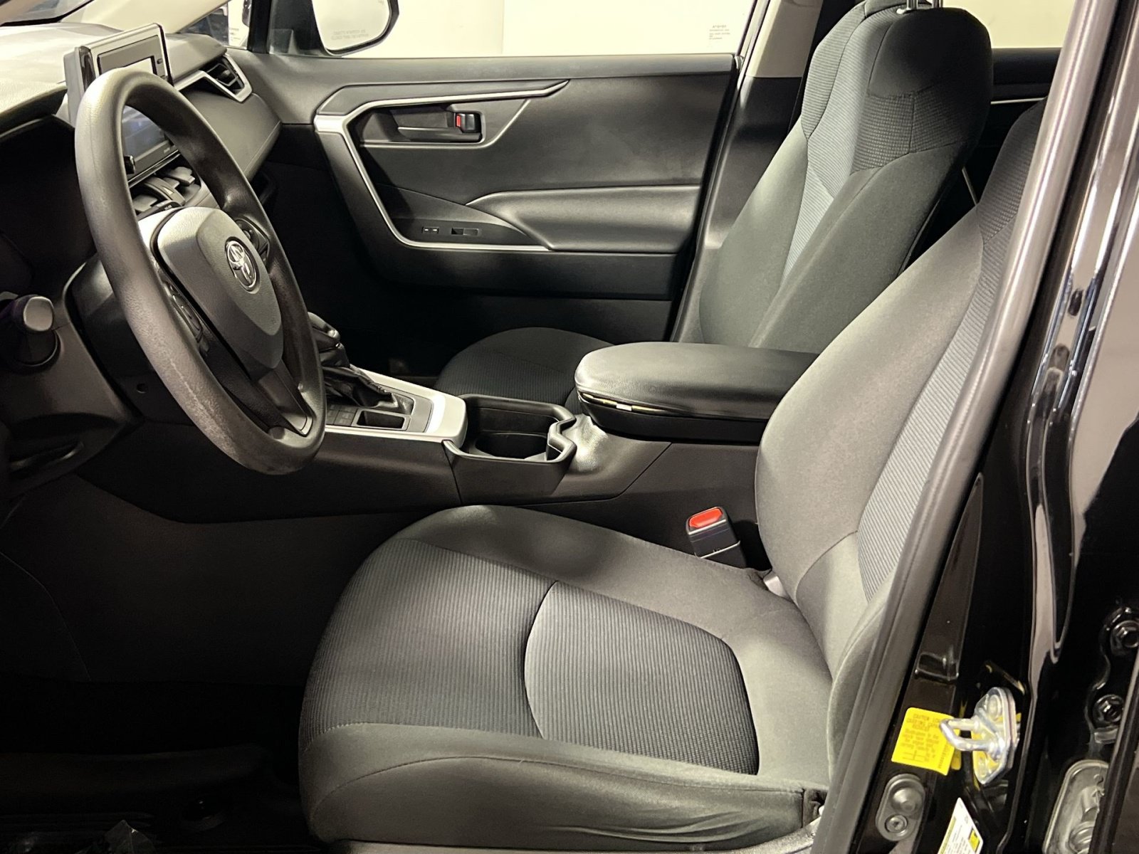 Used 2020 Toyota RAV4 LE w/ All Weather Liner Package AWD/4WD image 13
