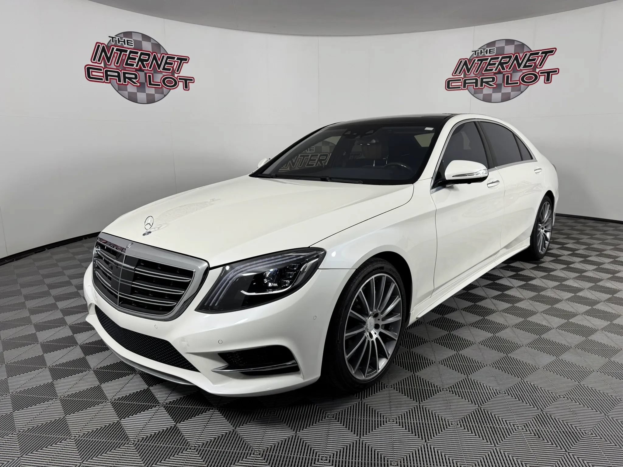 Used 2015 Mercedes-Benz S 550 Sedan image 3