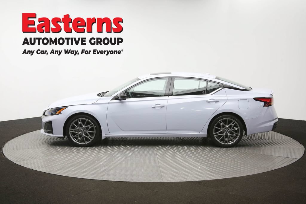 Used 2023 Nissan Altima 2.0 SR FWD image 60
