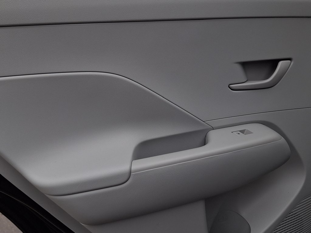 Certified 2024 Hyundai Kona SEL AWD/4WD image 13