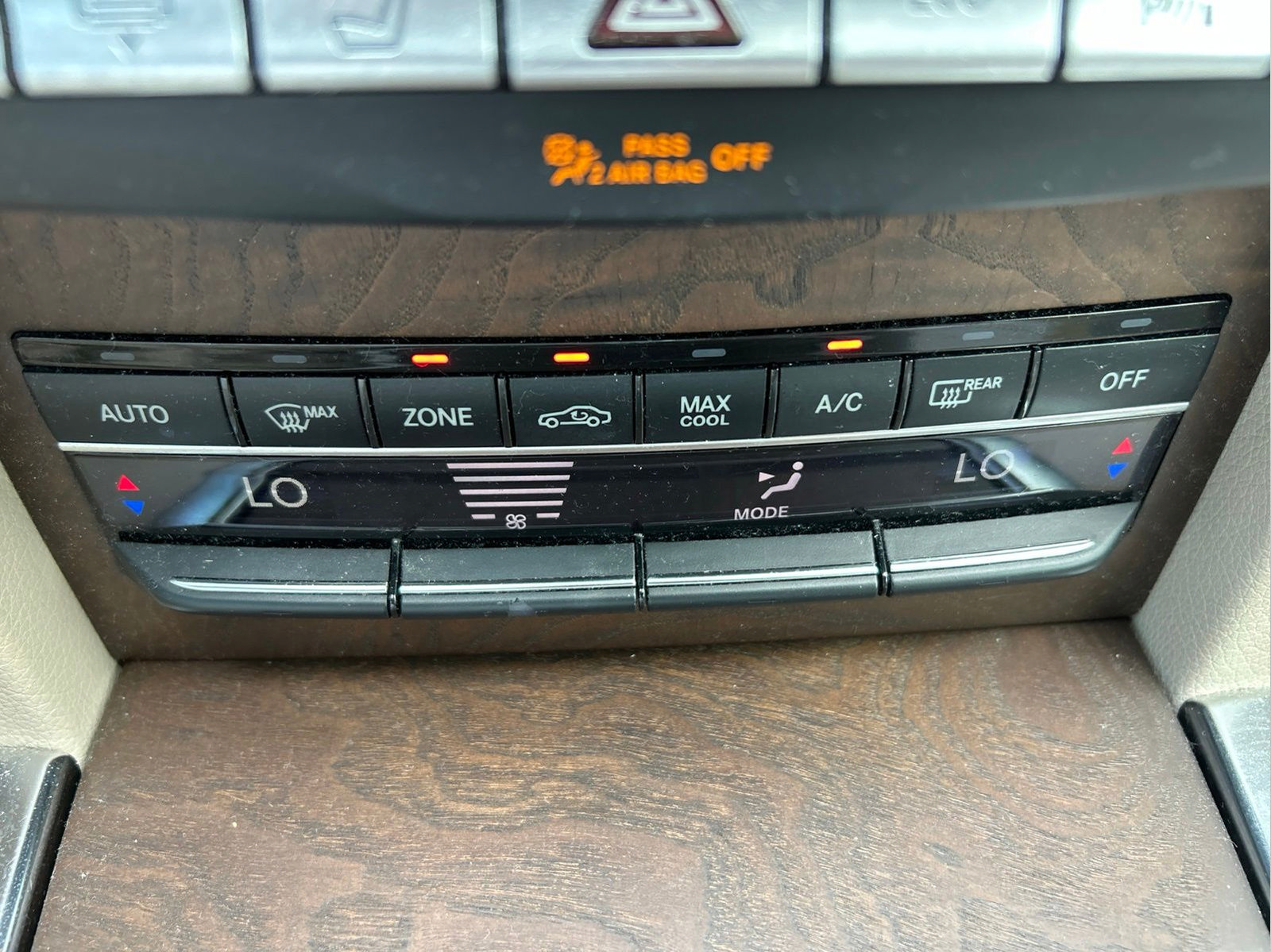 Used 2014 Mercedes-Benz E 350 Sedan image 32