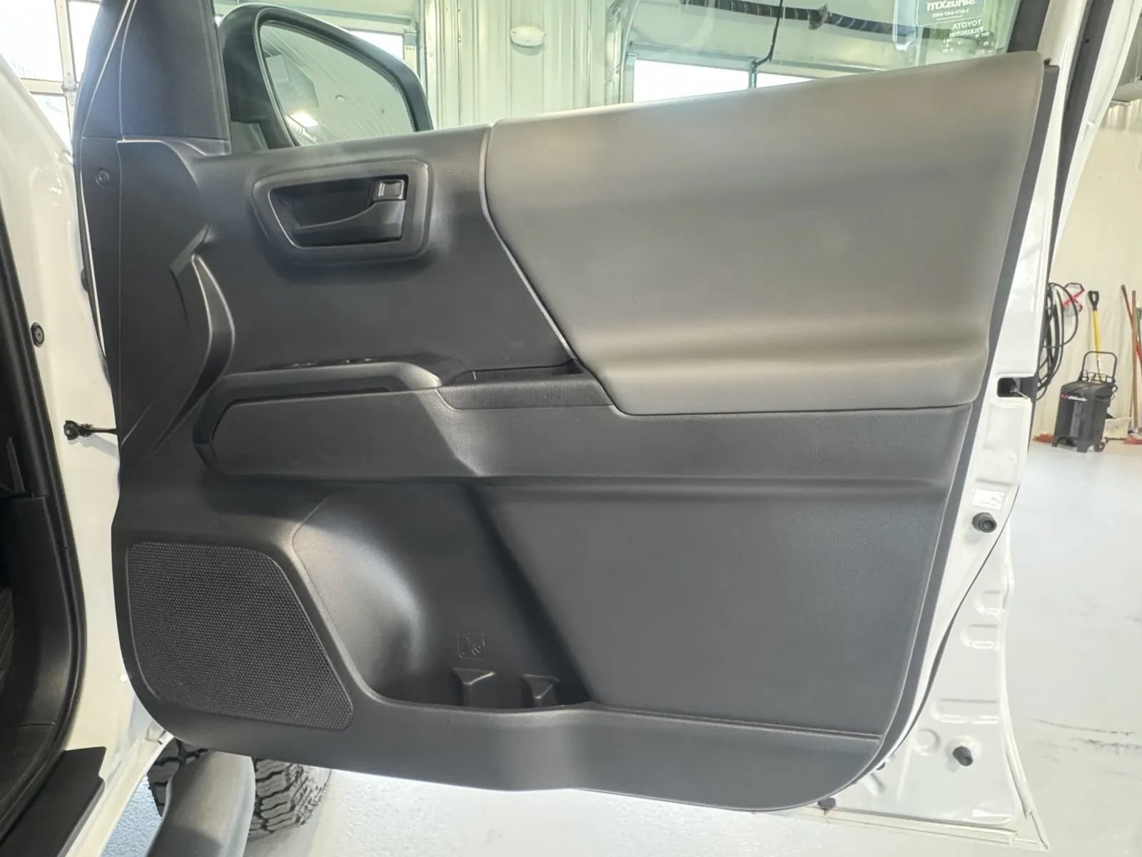 Used 2023 Toyota Tacoma SR AWD/4WD image 21