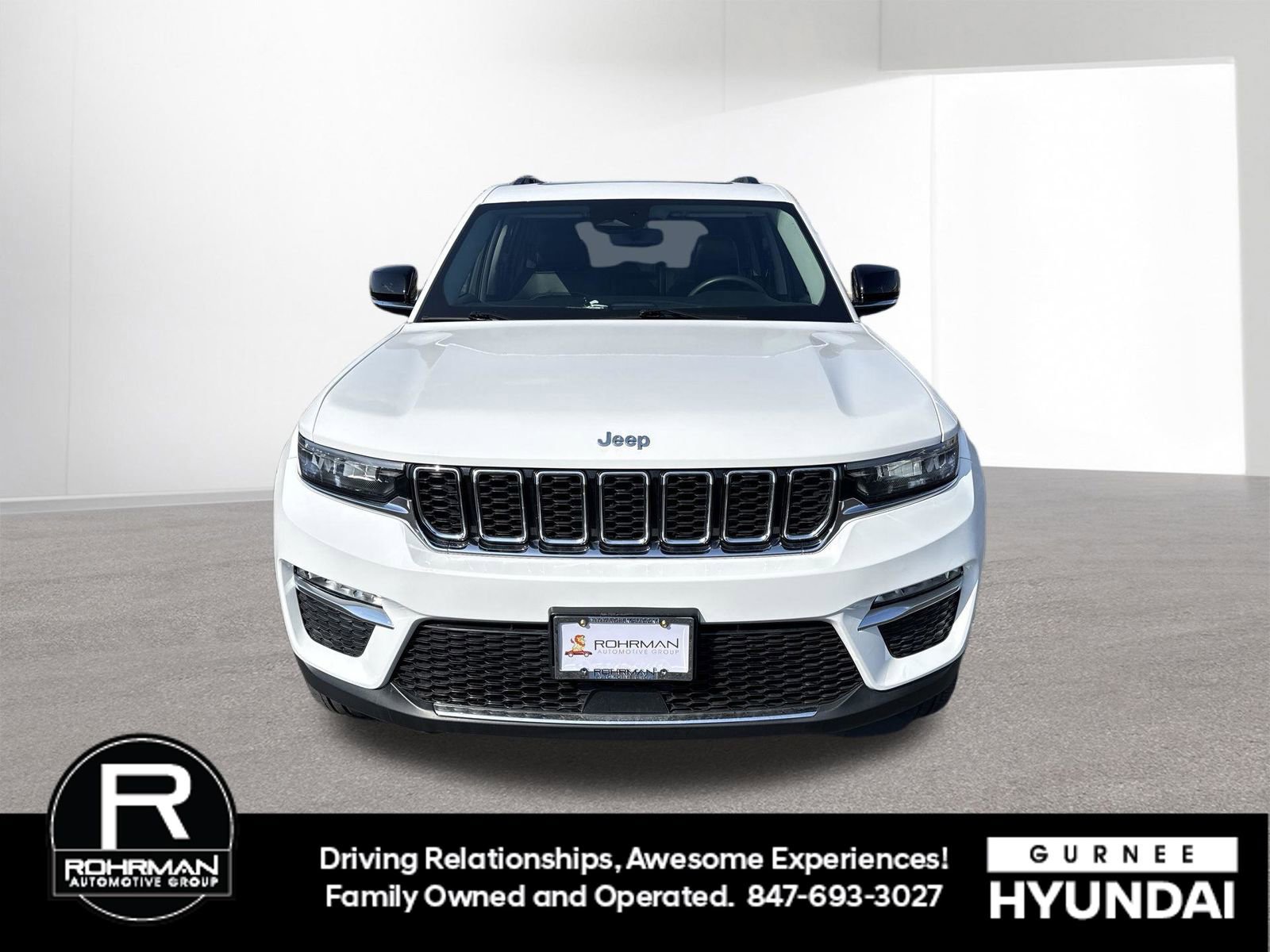 Used 2023 Jeep Grand Cherokee 4WD 4xe image 3