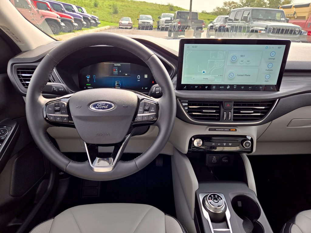 Used 2025 Ford Escape SE w/ PHEV Premium Package FWD image 19
