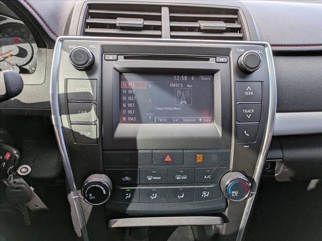 Used 2017 Toyota Camry SE image 14