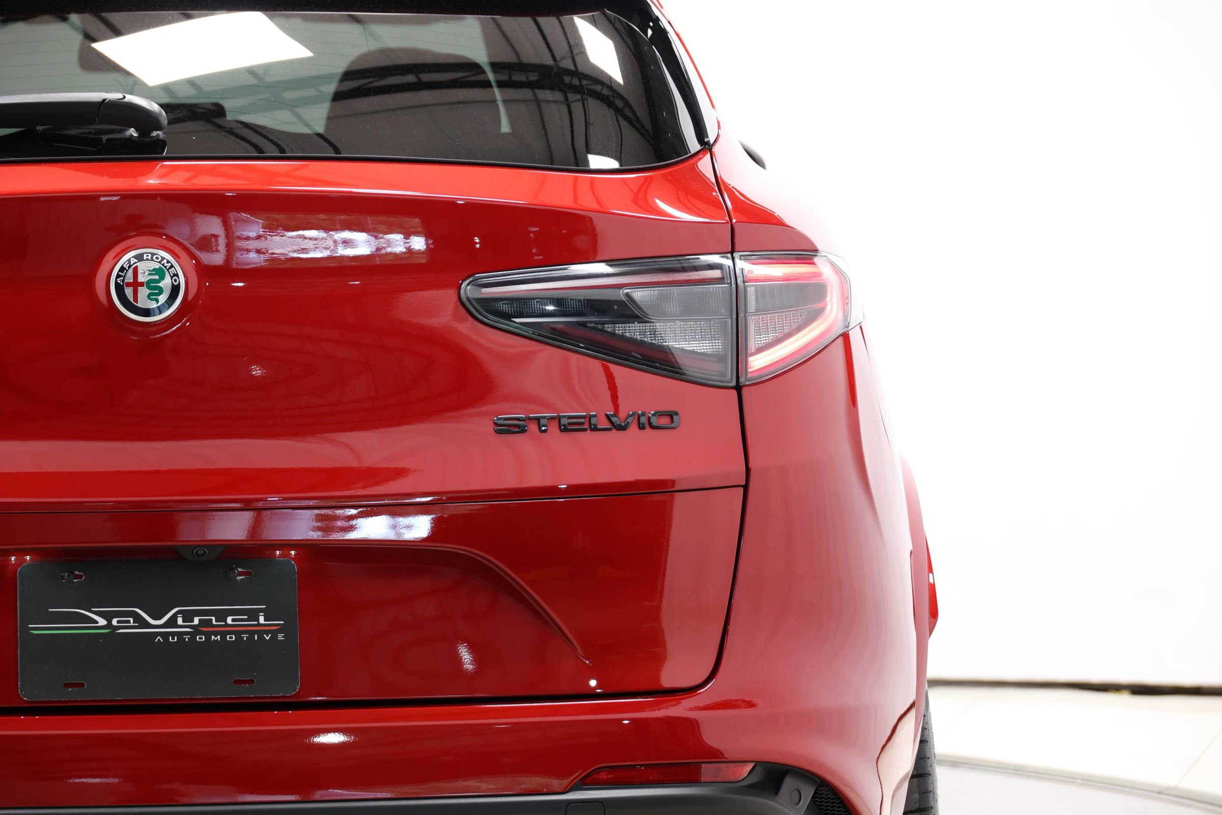 Used 2024 Alfa Romeo Stelvio Quadrifoglio image 57