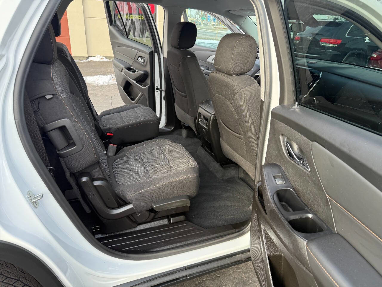 Used 2021 Chevrolet Traverse LT w/ LPO, Blackout Package image 15