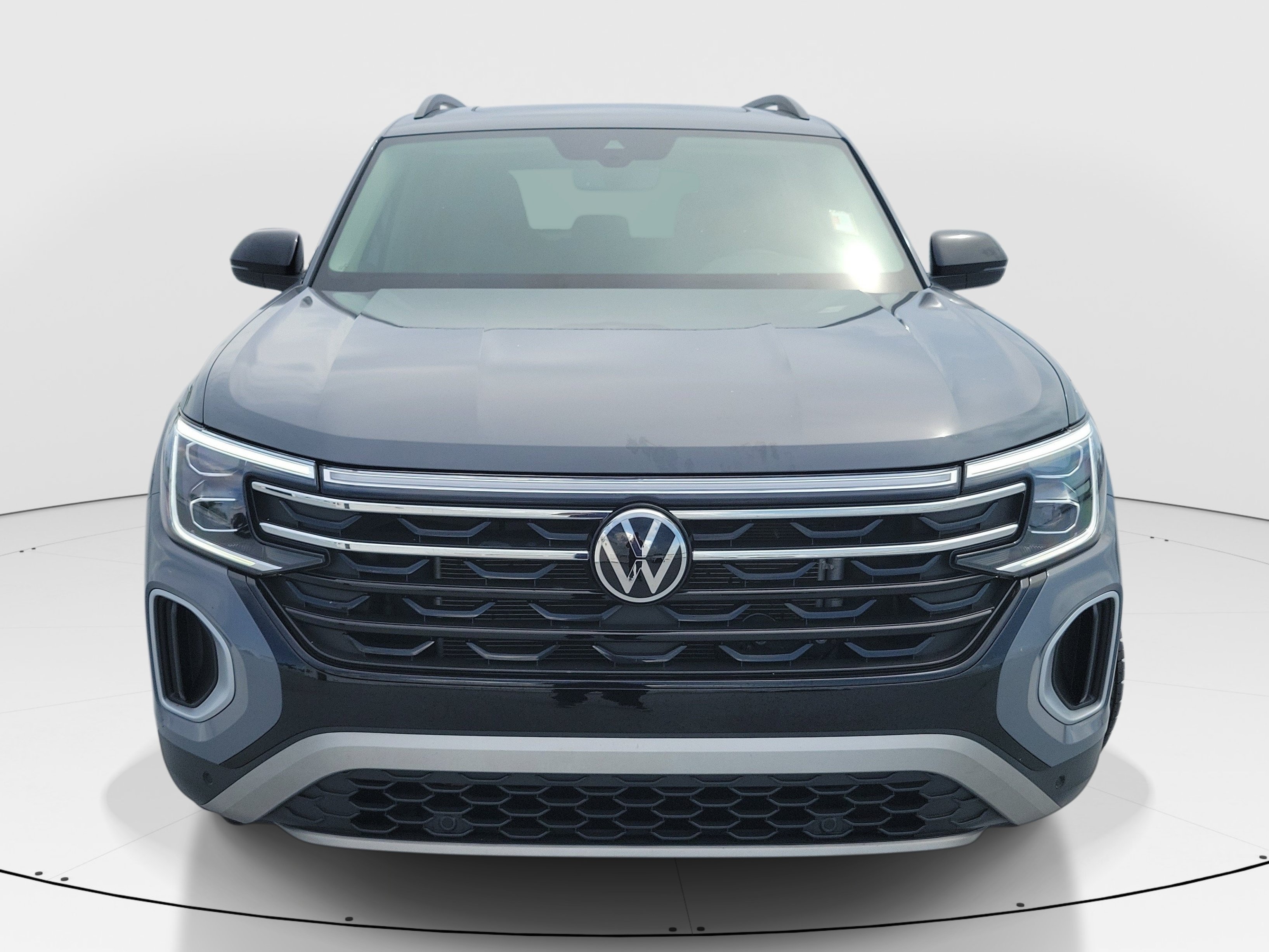 Used 2026 Volkswagen Atlas Peak Edition AWD/4WD image 2