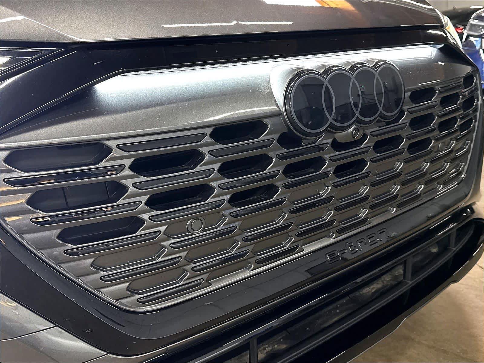 Used 2024 Audi Q8 e-tron Premium Plus AWD/4WD image 32
