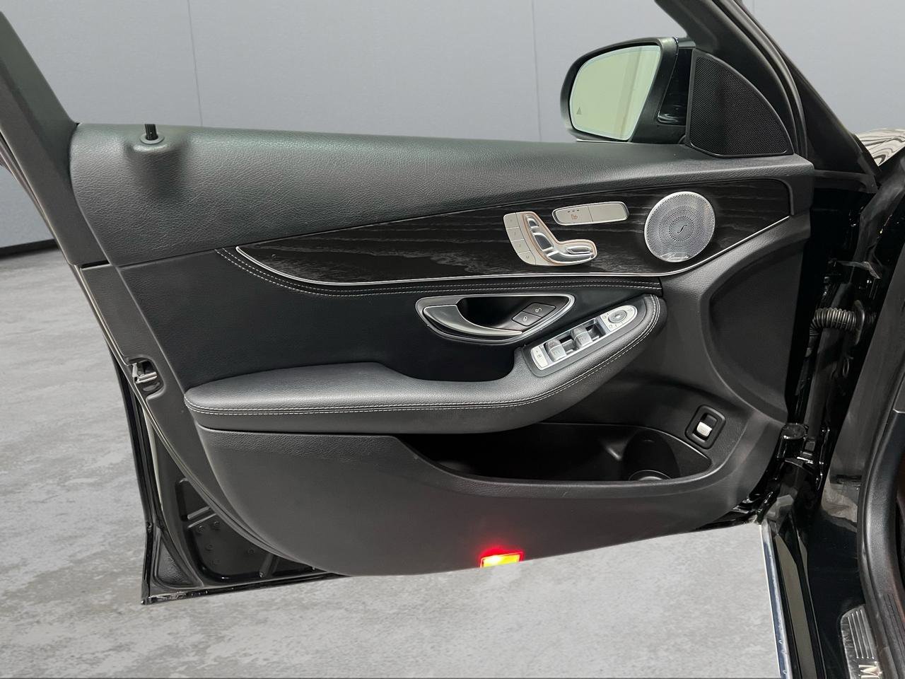 Used 2015 Mercedes-Benz C 300 4MATIC Sedan image 39