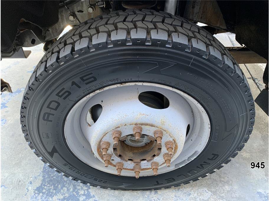 Used 2011 Ford F550 4x4 Crew Cab Super Duty w/ Payload Upgrade Pkg image 18