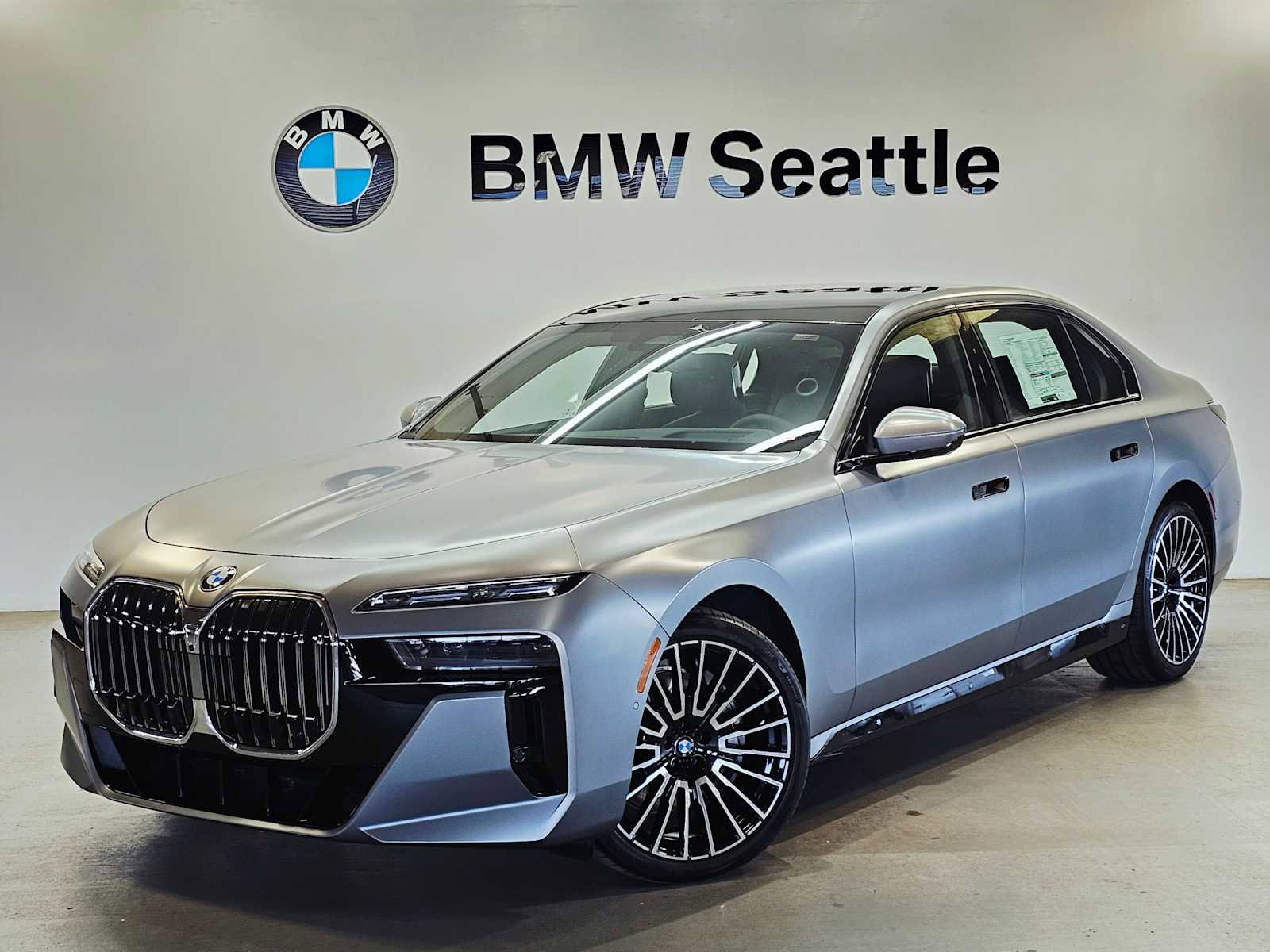 New 2025 BMW 740i xDrive w/ Executive Package image 1
