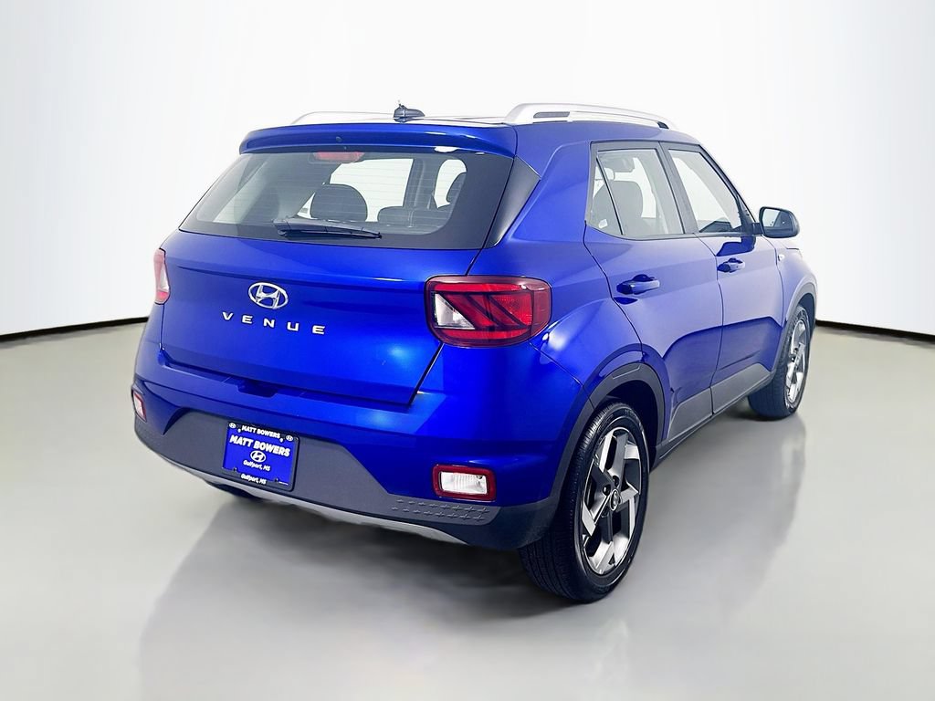 Certified 2025 Hyundai Venue SEL FWD image 5