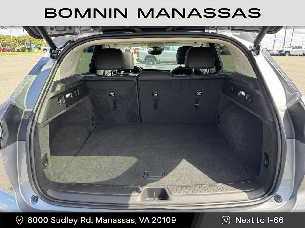 Used 2022 Buick Envision Avenir w/ Technology Package II AWD/4WD image 11
