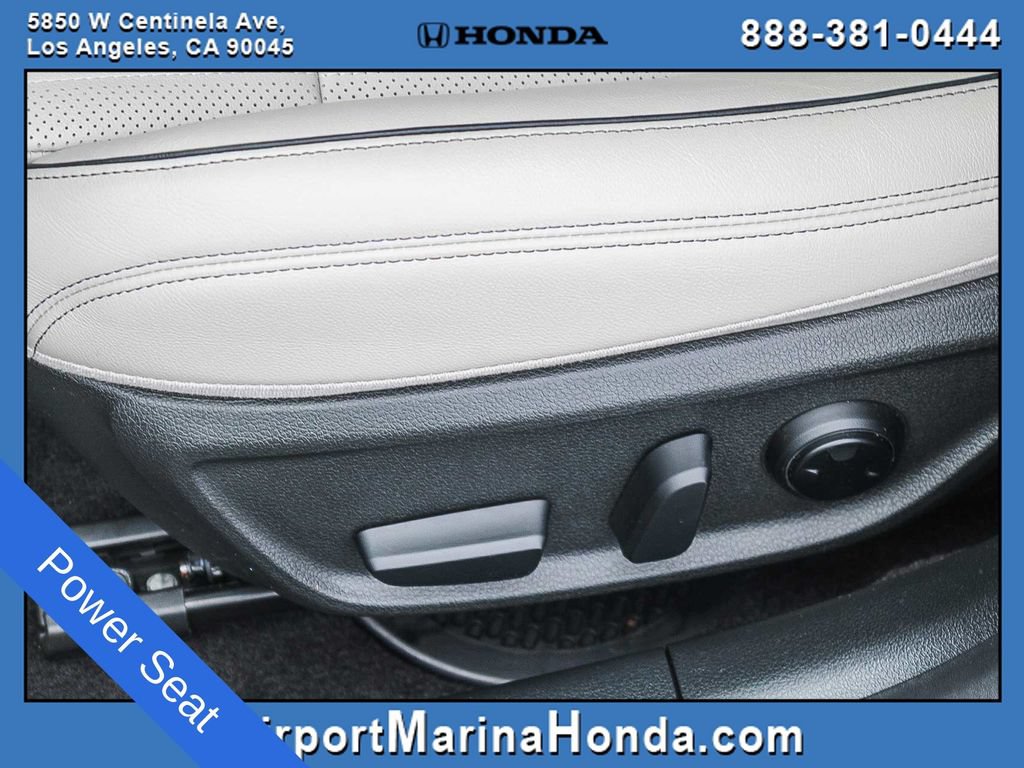 Used 2023 Genesis G70 2.0T w/ Sport Prestige Package RWD image 13
