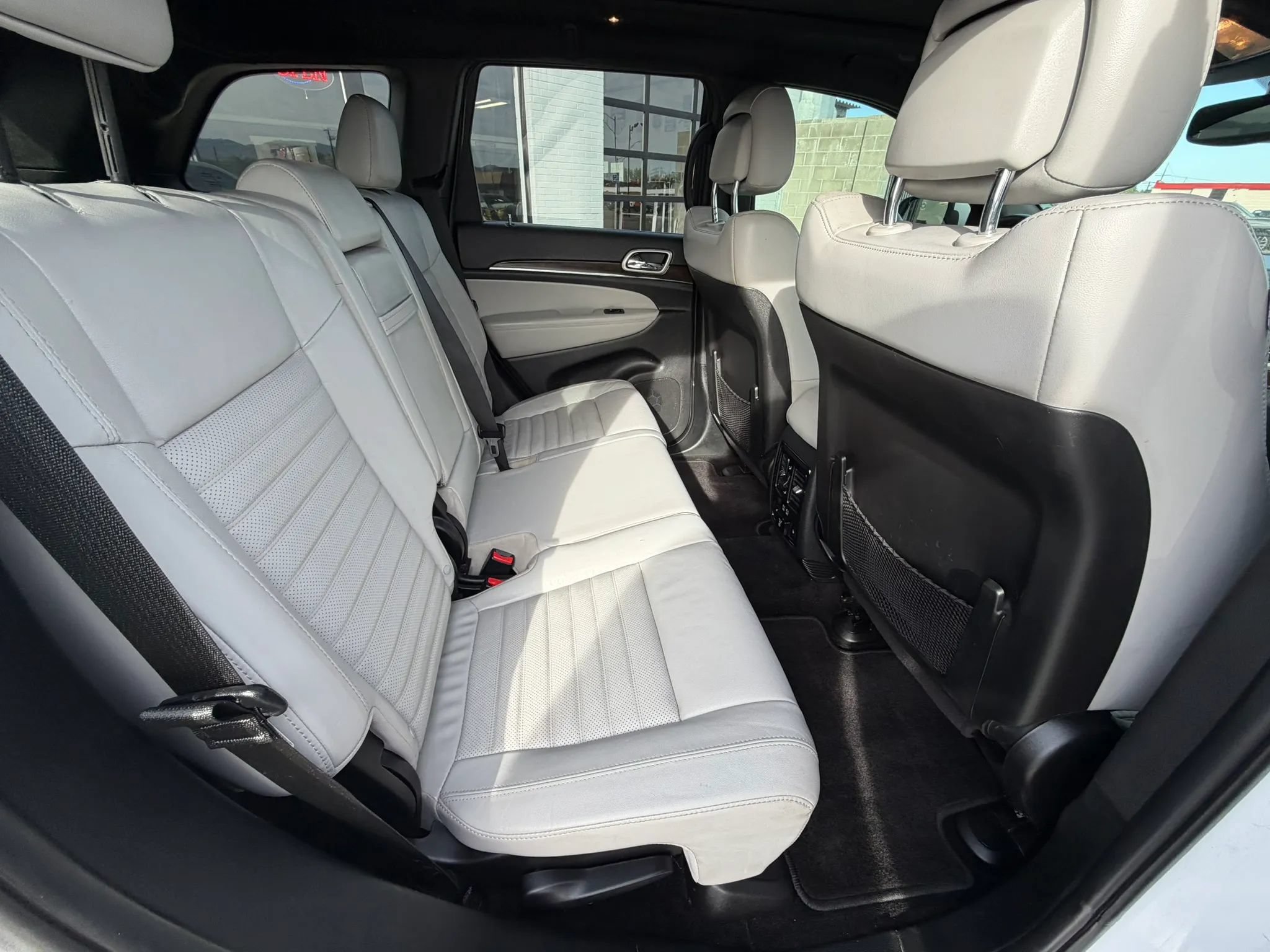 Used 2018 Jeep Grand Cherokee Limited RWD image 15