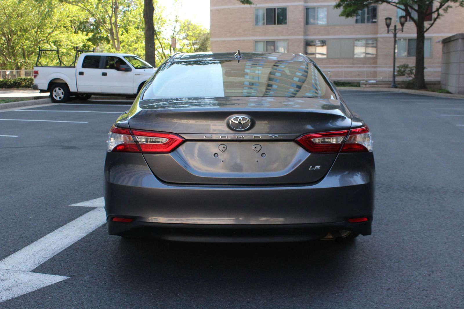 Used 2019 Toyota Camry LE FWD image 8