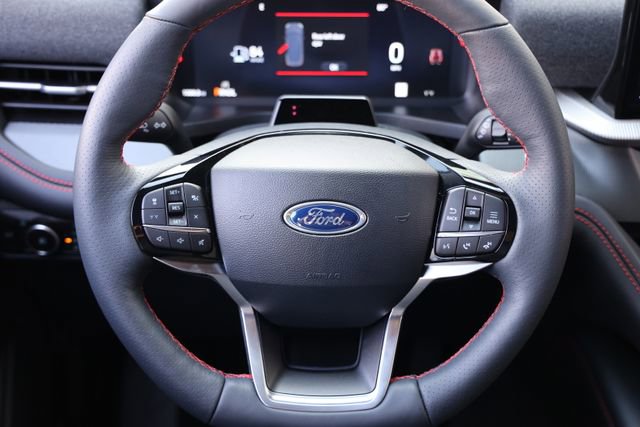 Used 2025 Ford Explorer ST-Line w/ Premium Package image 32