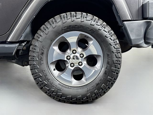 Used 2017 Jeep Wrangler Unlimited Sahara w/ Max Tow Package image 30