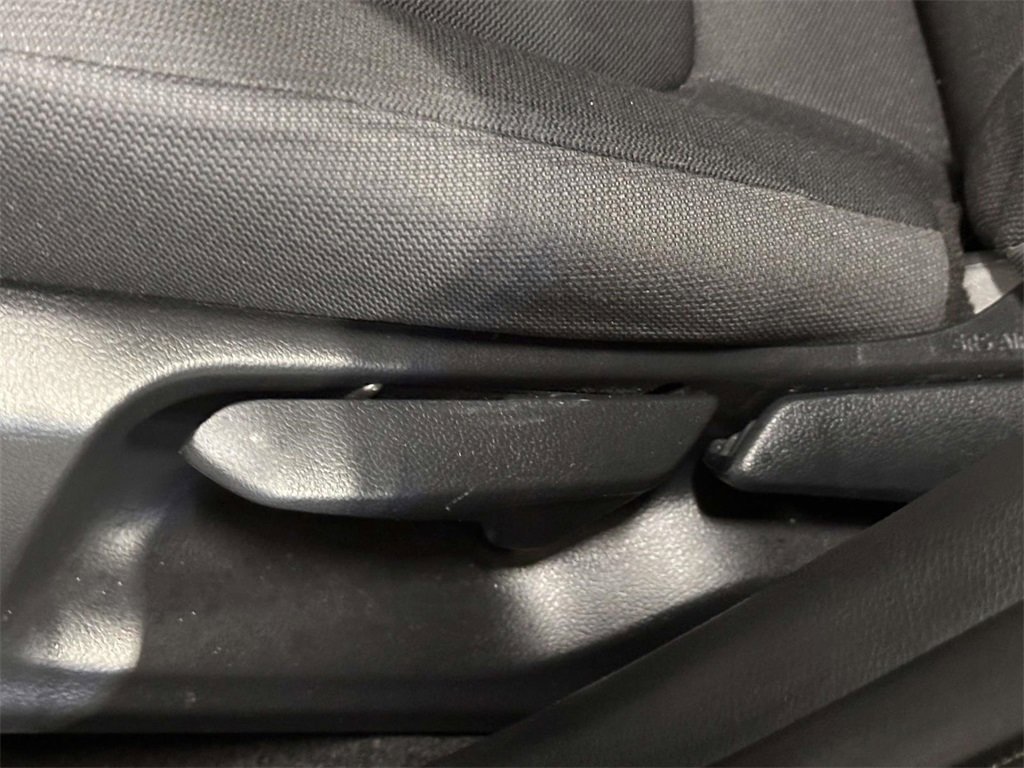 Used 2022 Toyota Corolla Cross LE image 14