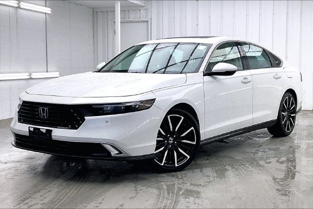 Certified 2023 Honda Accord Touring image 2