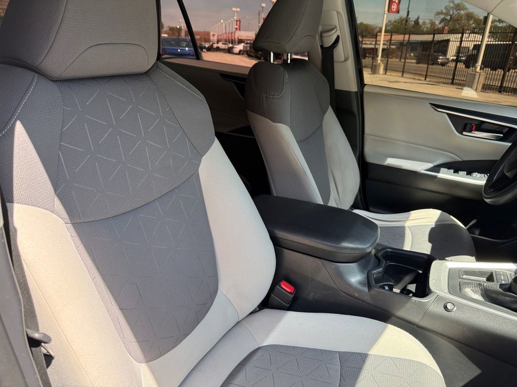 Certified 2019 Toyota RAV4 XLE FWD image 18