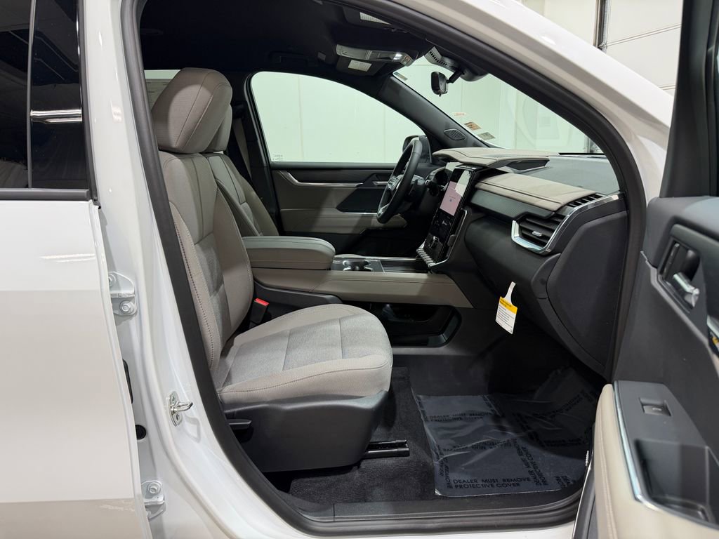 New 2026 GMC Acadia Elevation FWD image 30