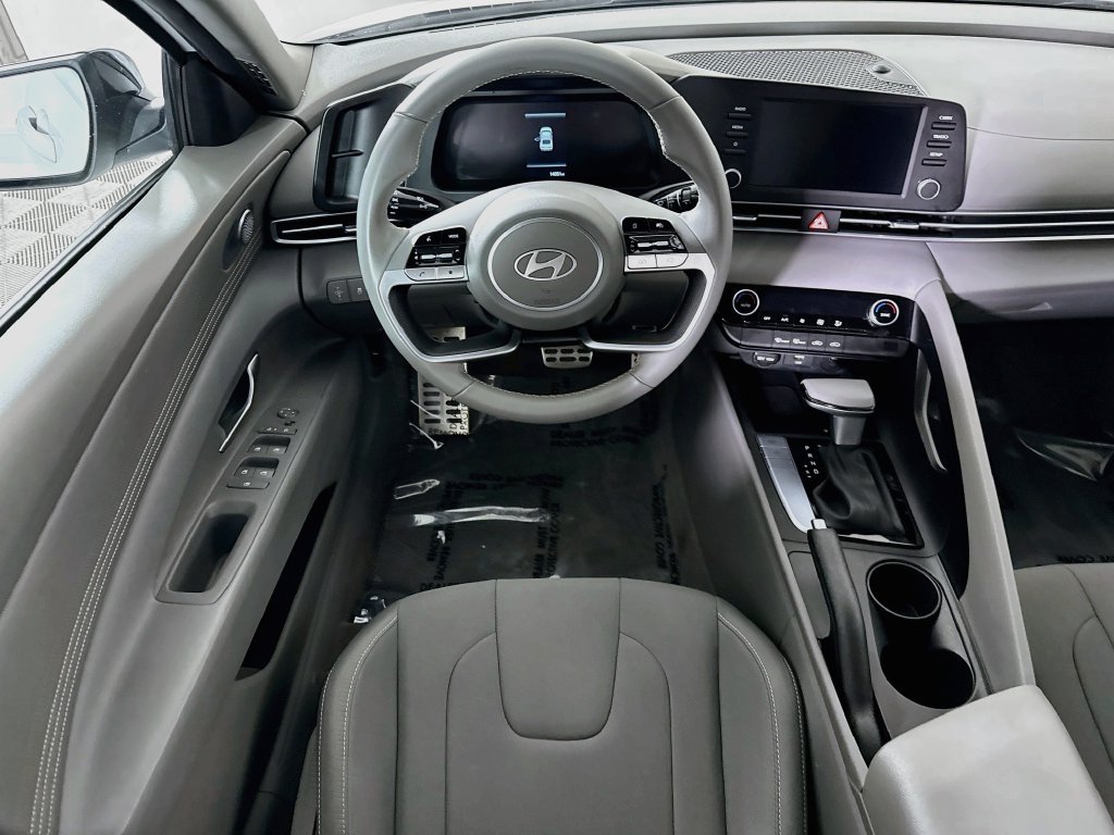 Certified 2025 Hyundai Elantra Sport FWD image 4